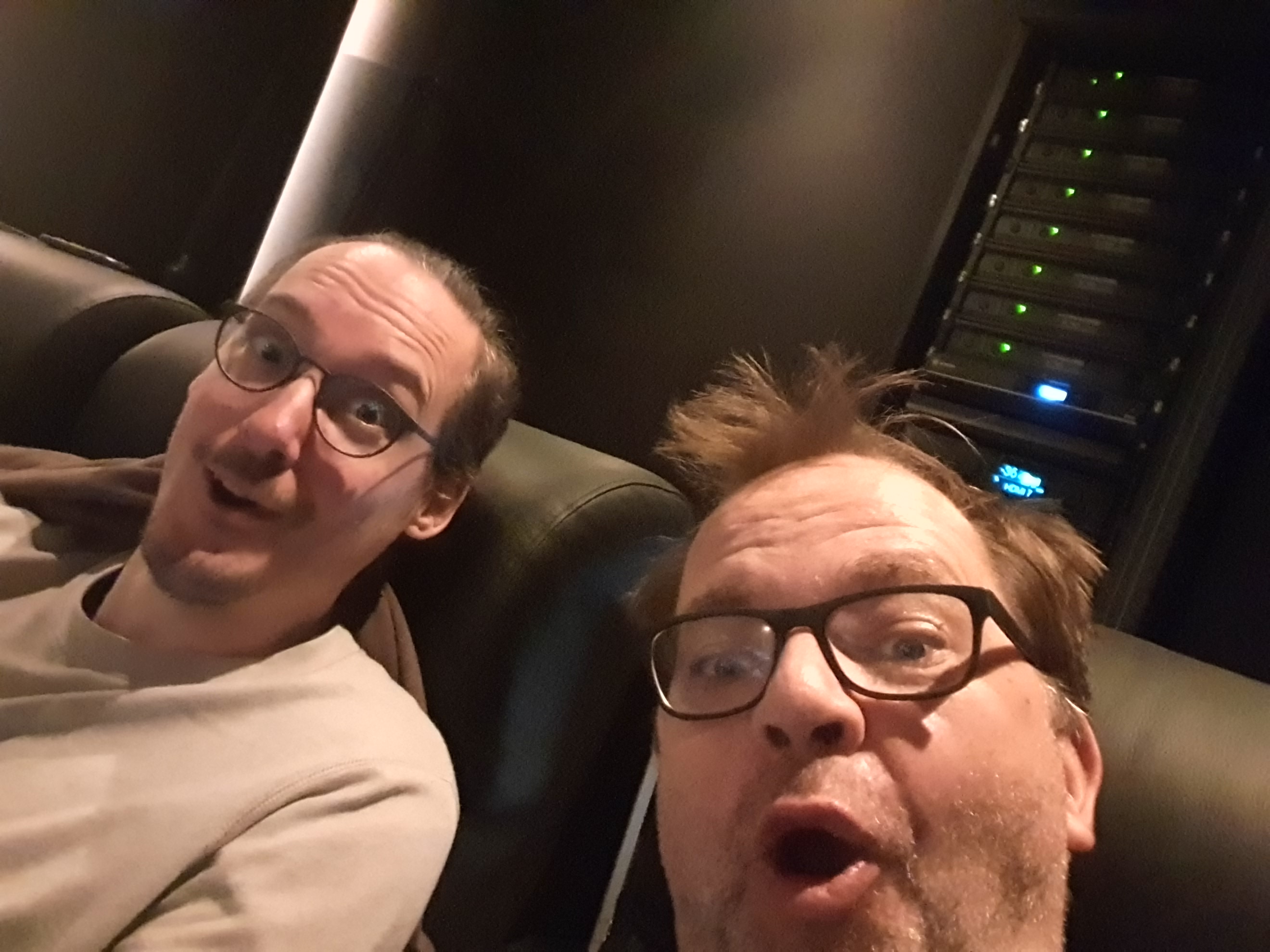 Mächtig stolz können Dennis, Alex und Holger auf dieses Heimkino sein.