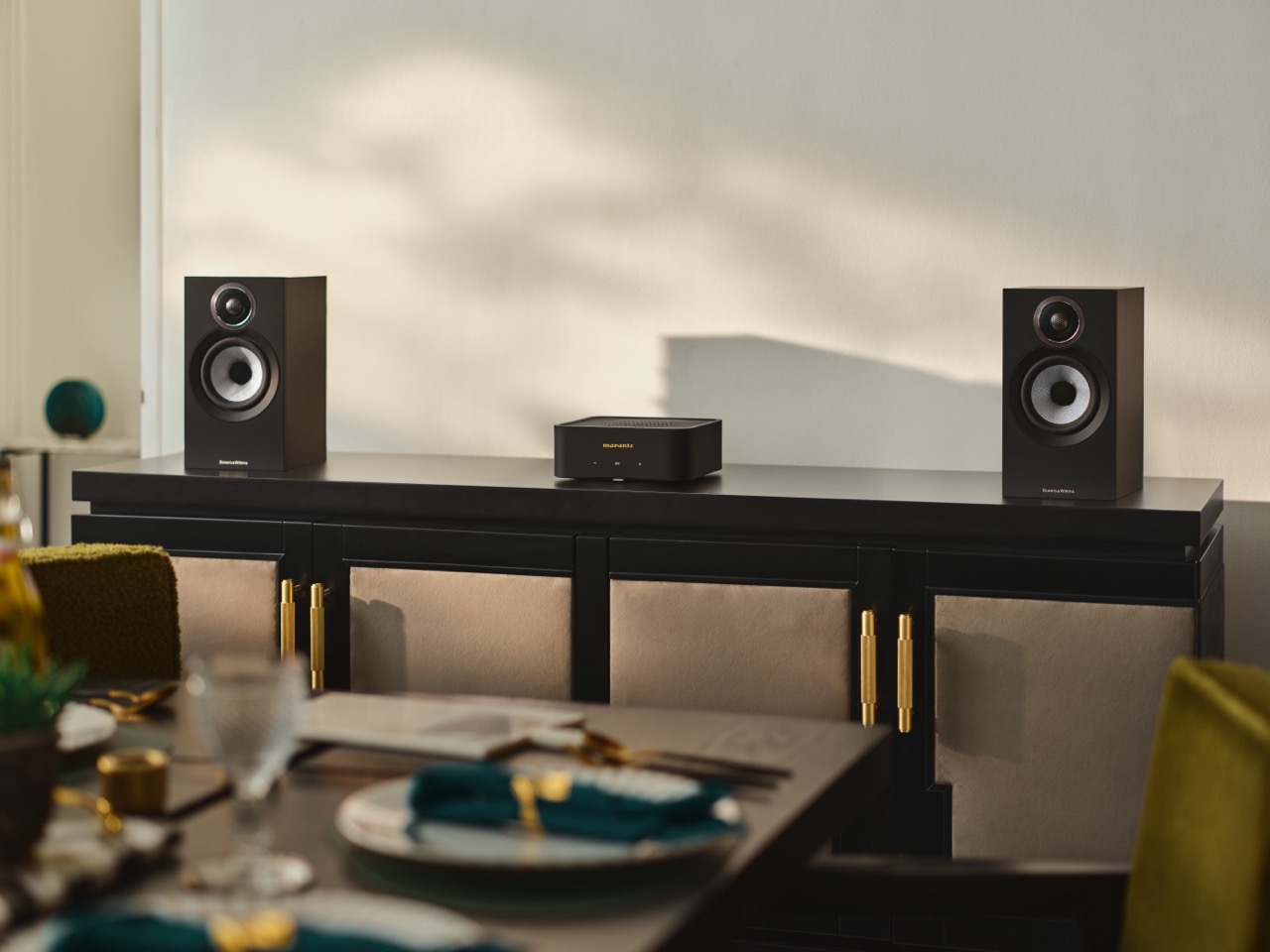 Gross-Marantz-MODEL-M1-Lifestyle-15