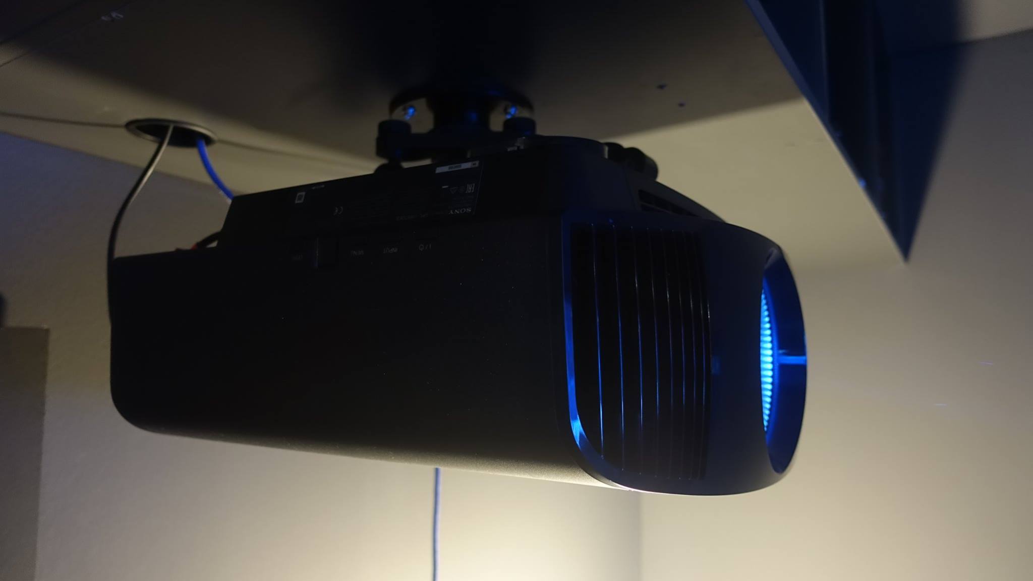 Restmenge SONY VPL VW 570 schwarz ES zum Aktionspreis