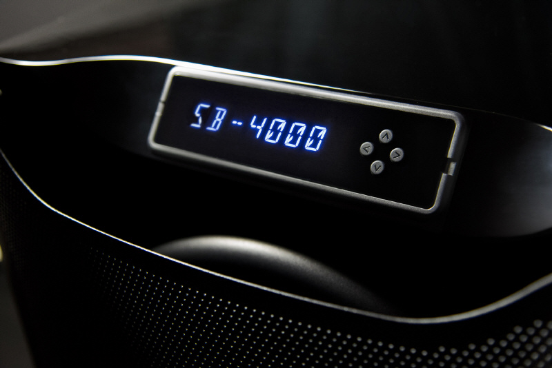 GrobiTV - SVS SB-4000 Heimkino Subwoofer - Piano Gloss Black - Gehäusedisplay