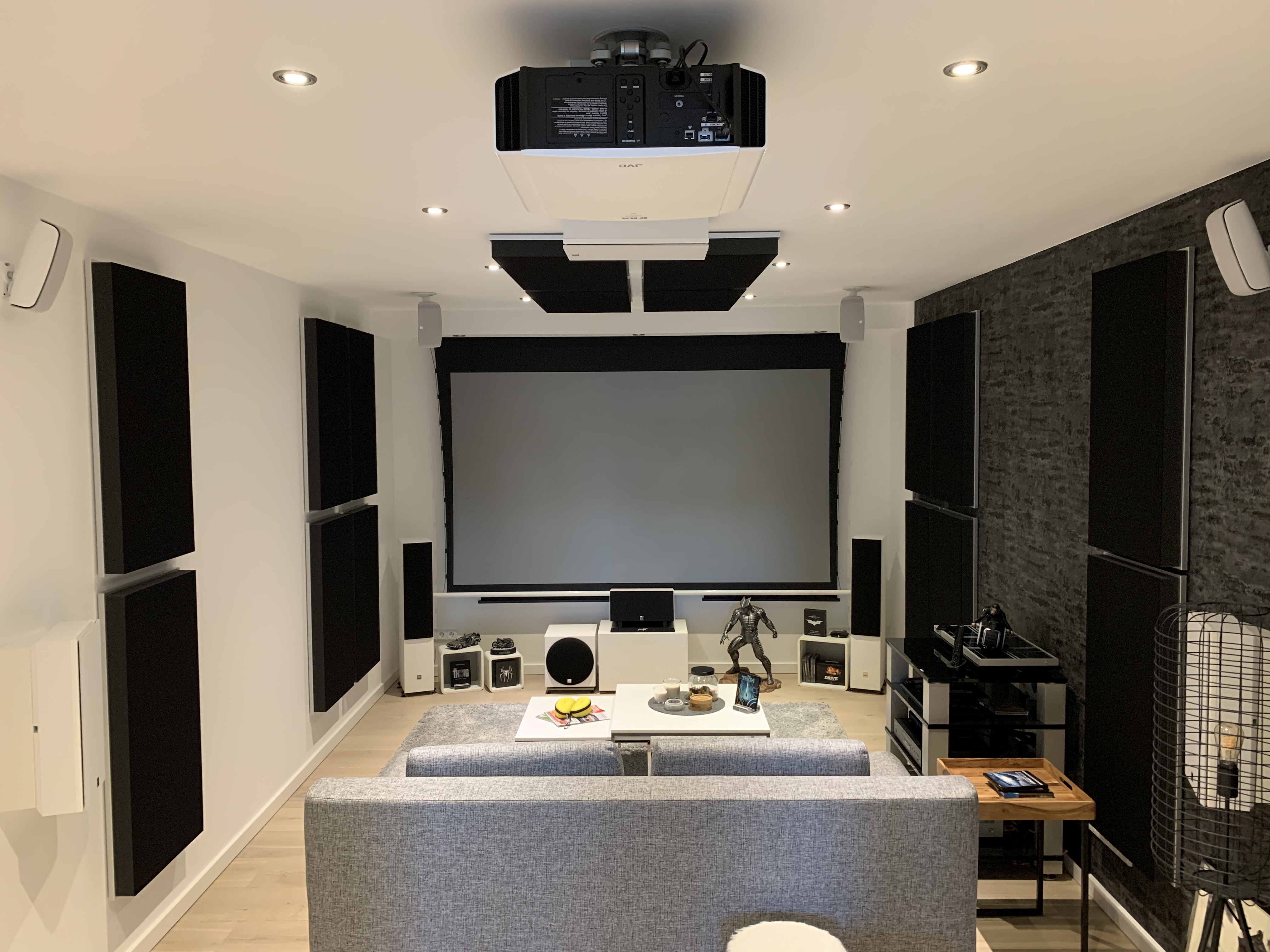 Das "CineTRON" Heimkino von Sascha - Spaß mit 3D Sound und großem Bild in den eigenen 4 Wänden