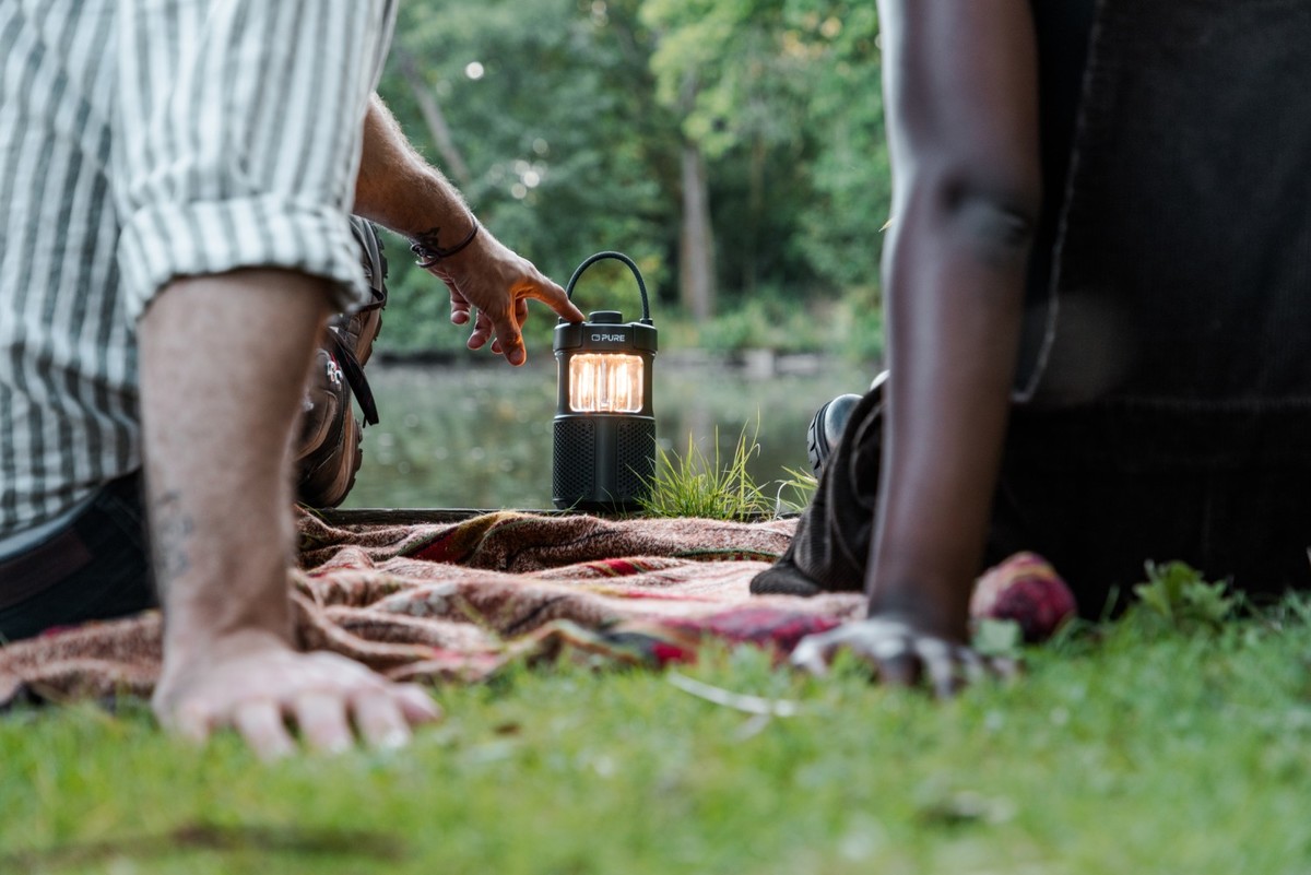 Woodland Glow, wasserdichter Outdoor-Lautsprecher mit LED-Lampe