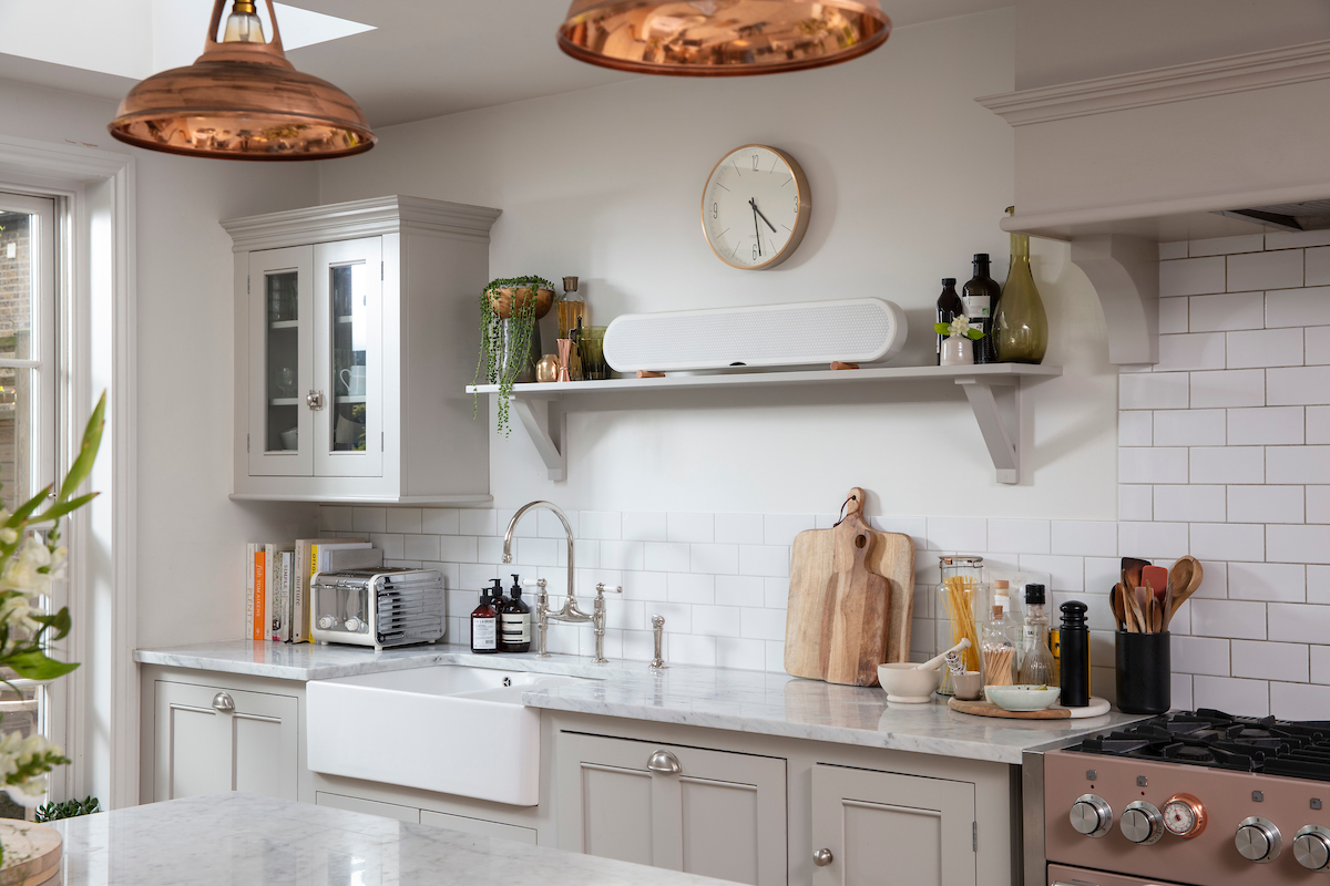 KATCH-ONE-Ivory-White-Kitchen-shelf-Angle