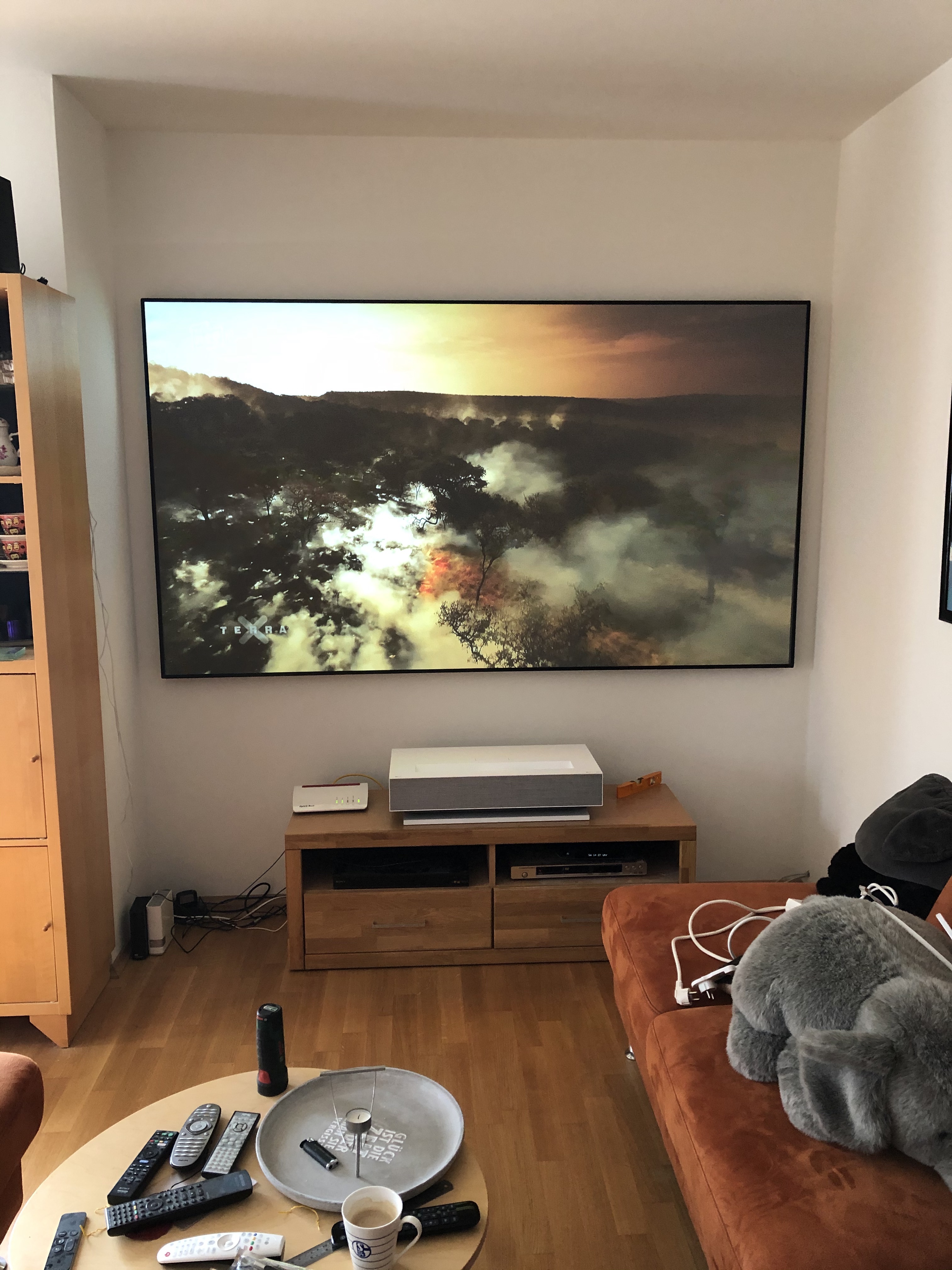 CineBeam Laser 4K HU85LS Vivo Projektor als TV Ersatz