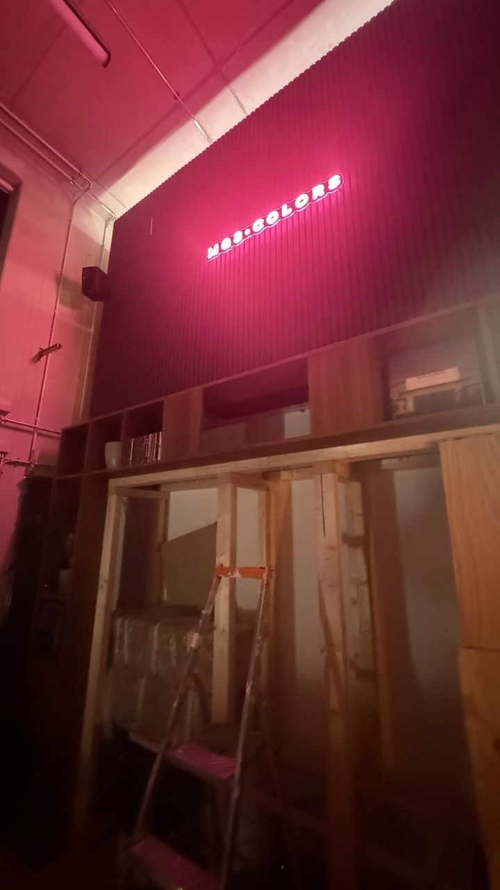 Neues Profi-Grading-Studio in Köln: BARCO Bragi CS LED Projektor im Einsatz