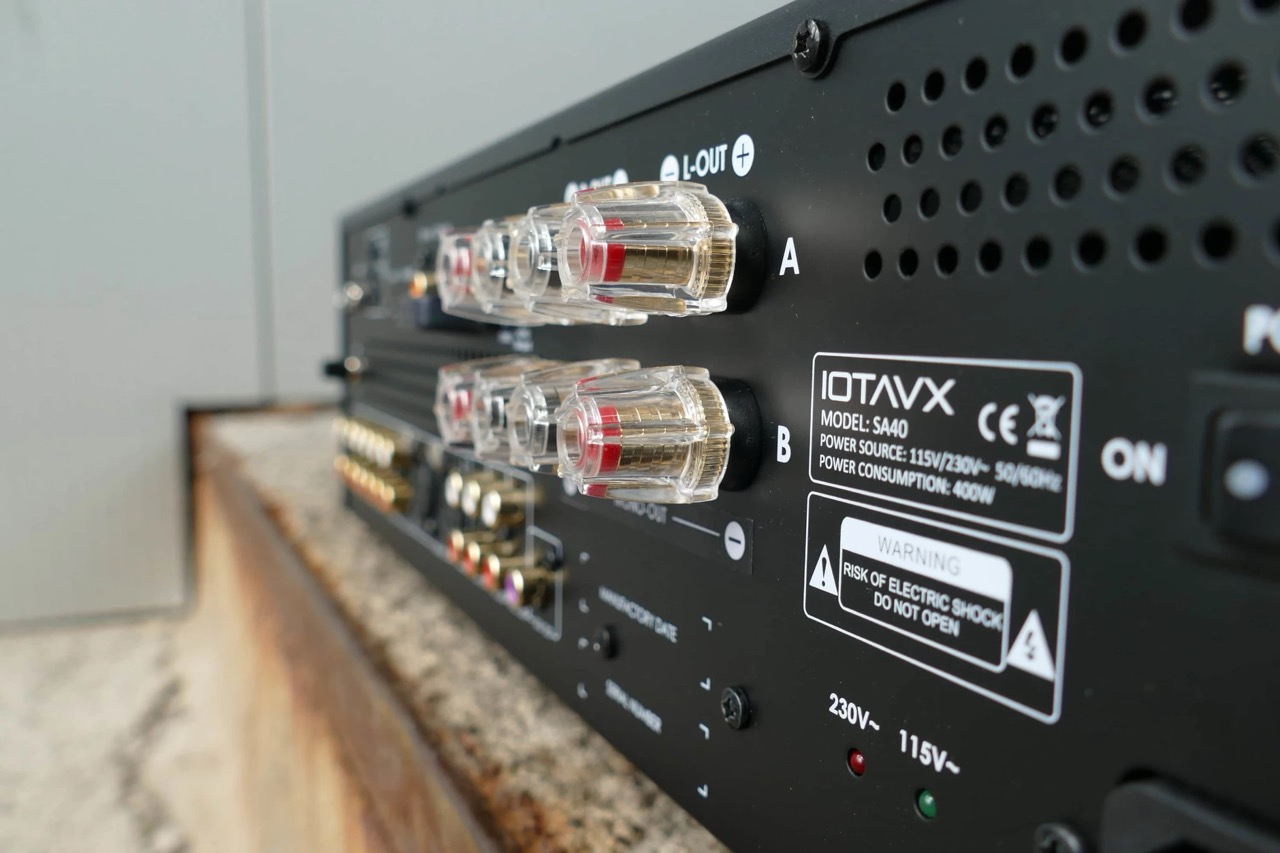 Gross-iotavx-sa40-8 IOTAVX SA40 Stereo Vollverstärker
