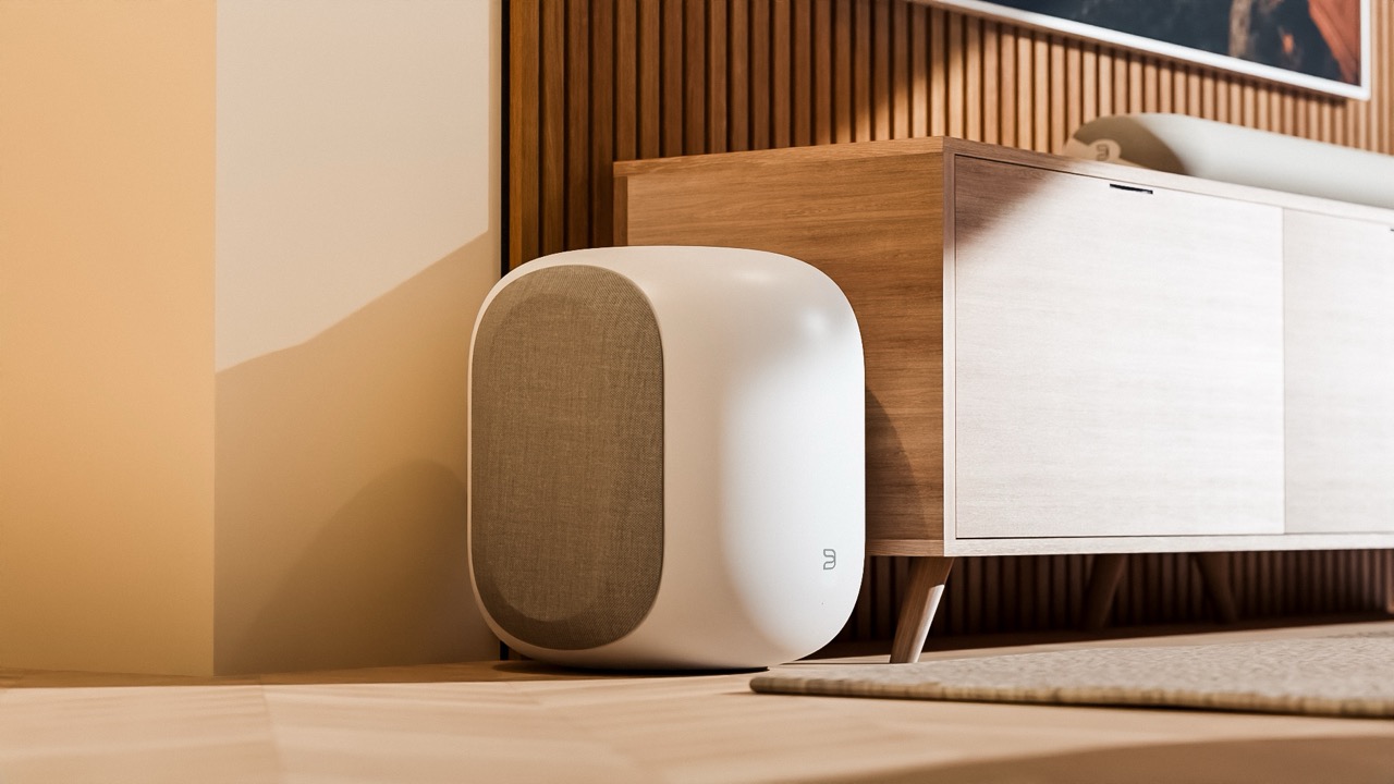 Bluesound PULSE SUB in Weiß im modernen Wohnraum