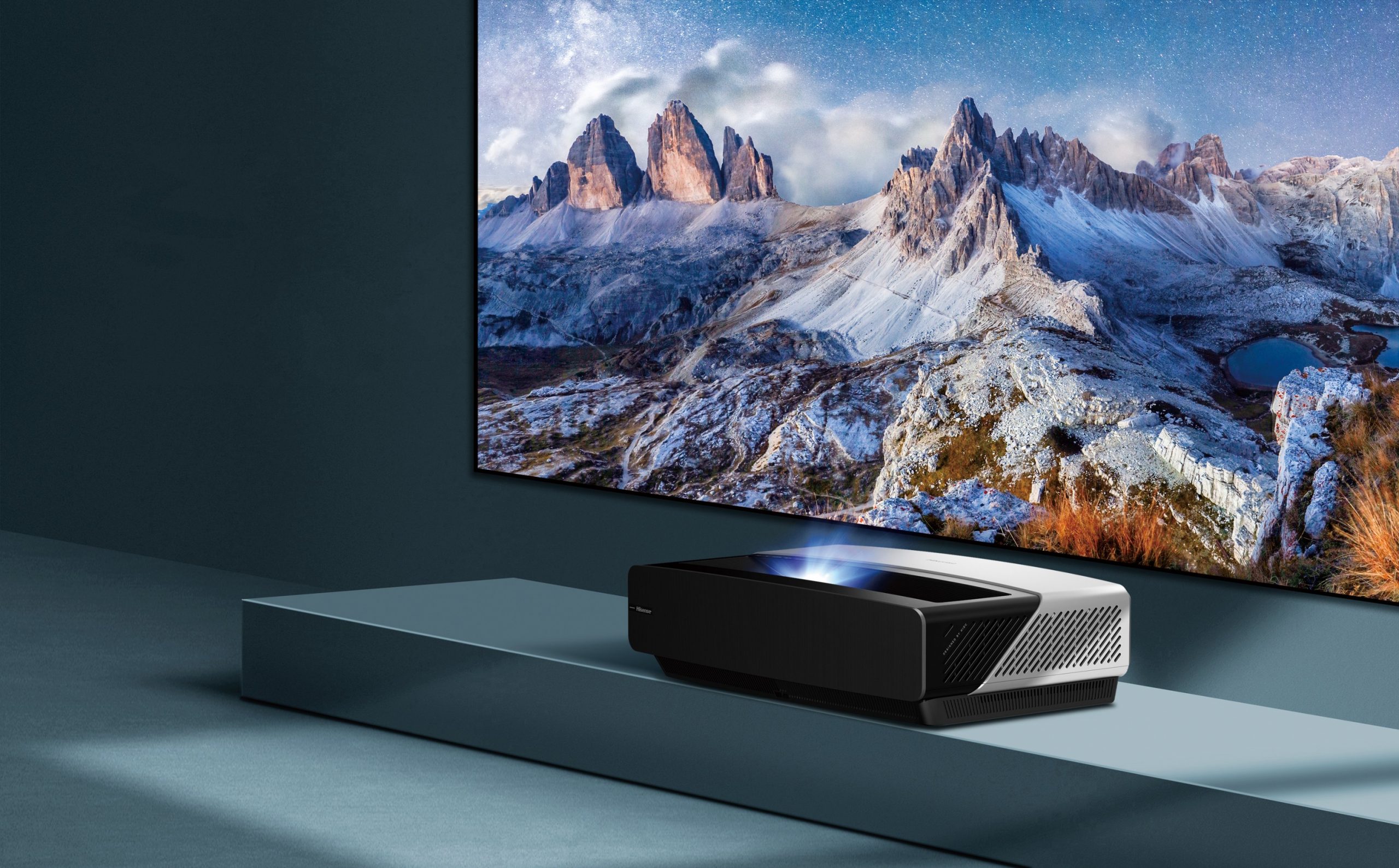 Der bessere Fernseher - Hisense Laser TV - Warum dieser Ultrakurzdistanz Projektor mehr kann als andere. Jetzt zum Toppreis.