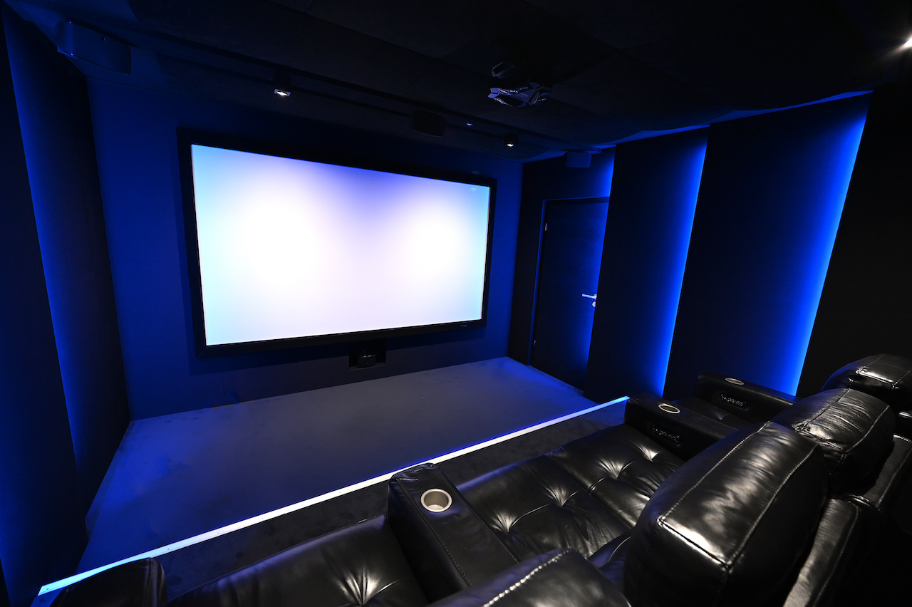 Lasershow im von uns geplanten und gebauten Heimkino #dolby #heimkinobau #auro3d #grobitv