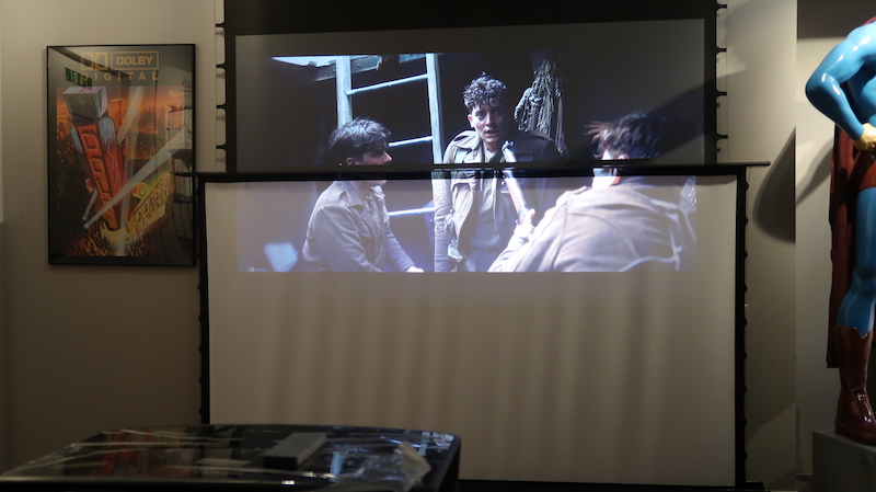 Aktionspreis Laser 4K Beamer mit Hochkontrastleinwand
