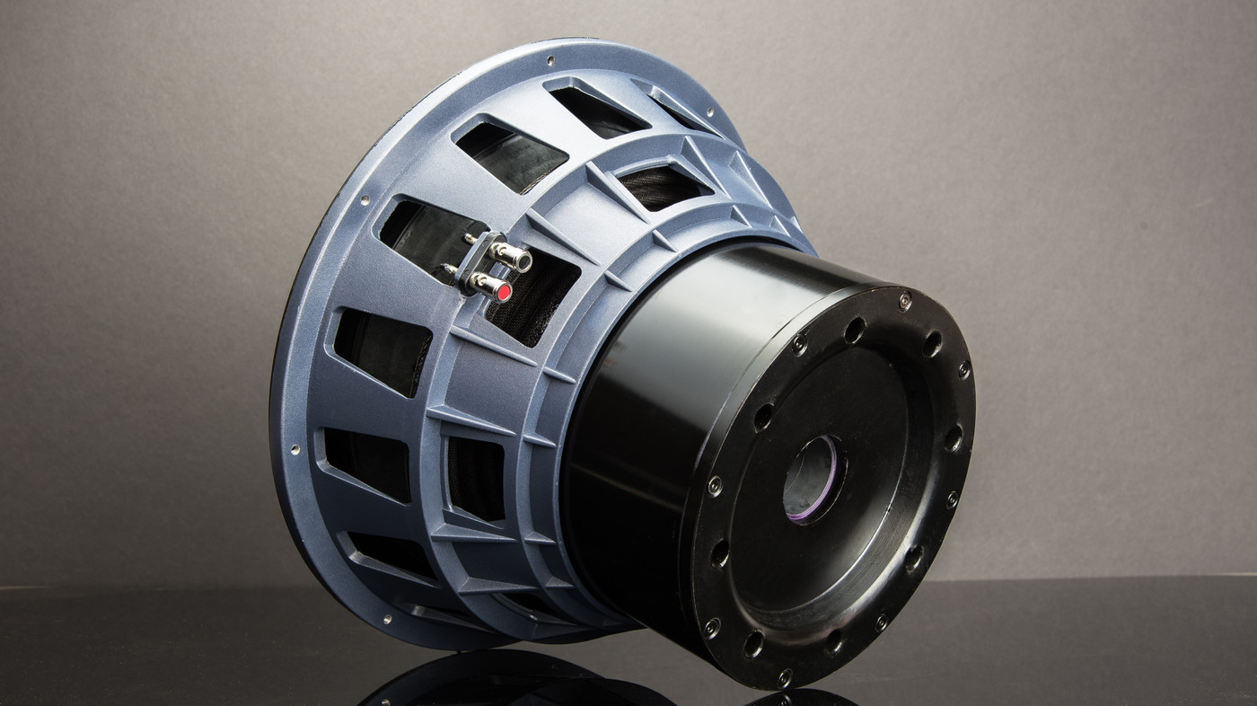 GrobiTV - SVS PB-16 Ultra Heimkino Subwoofer - Piano Gloss Black - Detailansicht T Treiber 013