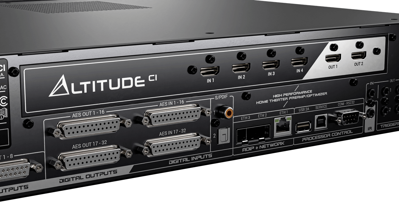 Anschlüsse der Trinnov AltitudeCI mit AES EBU HDMI und Audio over IP