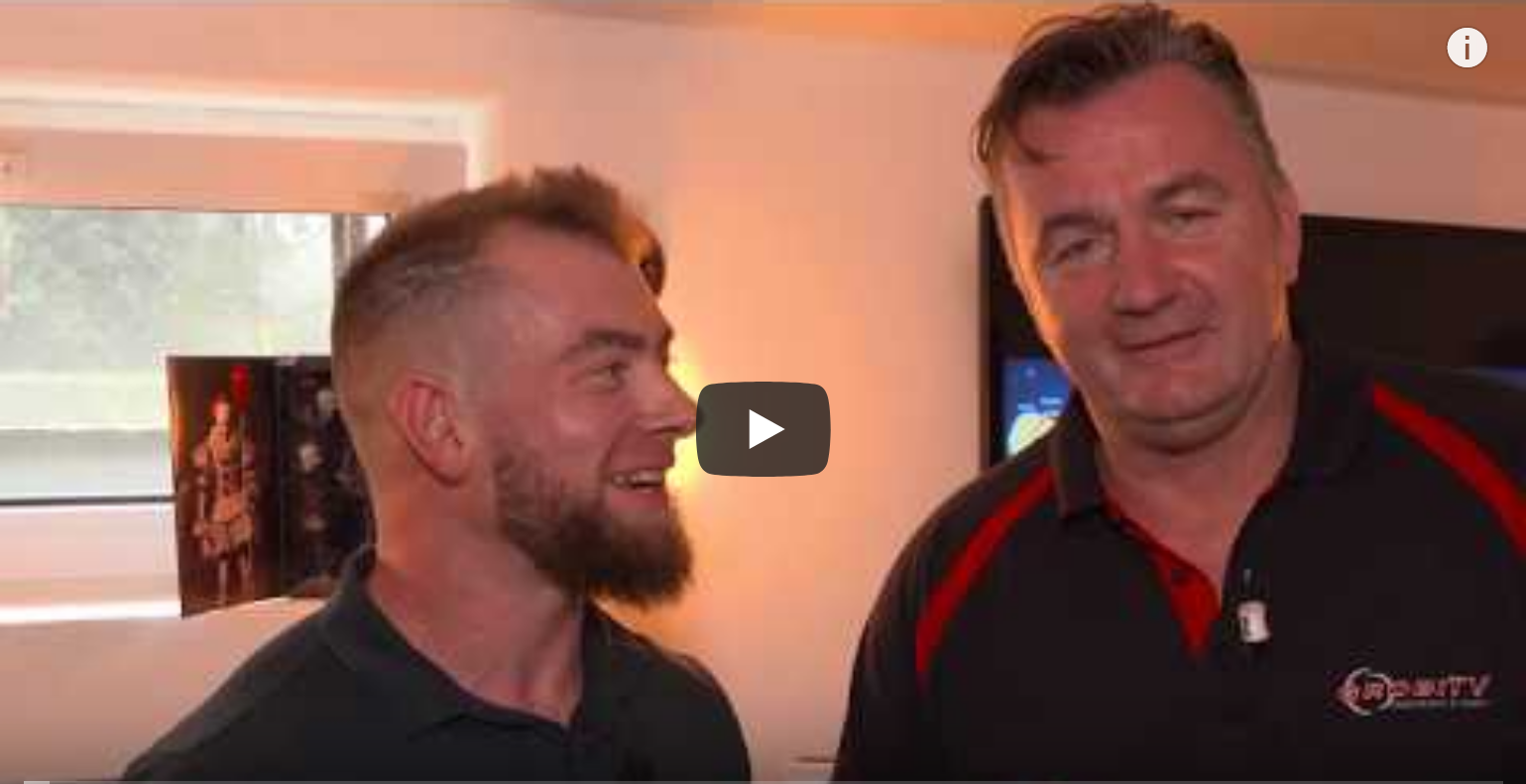 Marc baut sich sein Heimkino nach unserer Anleitung und es wird perfekt!