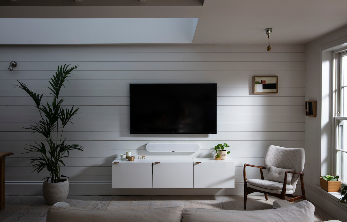 KATCH-ONE-Ivory-White-Living-Room-Onwall