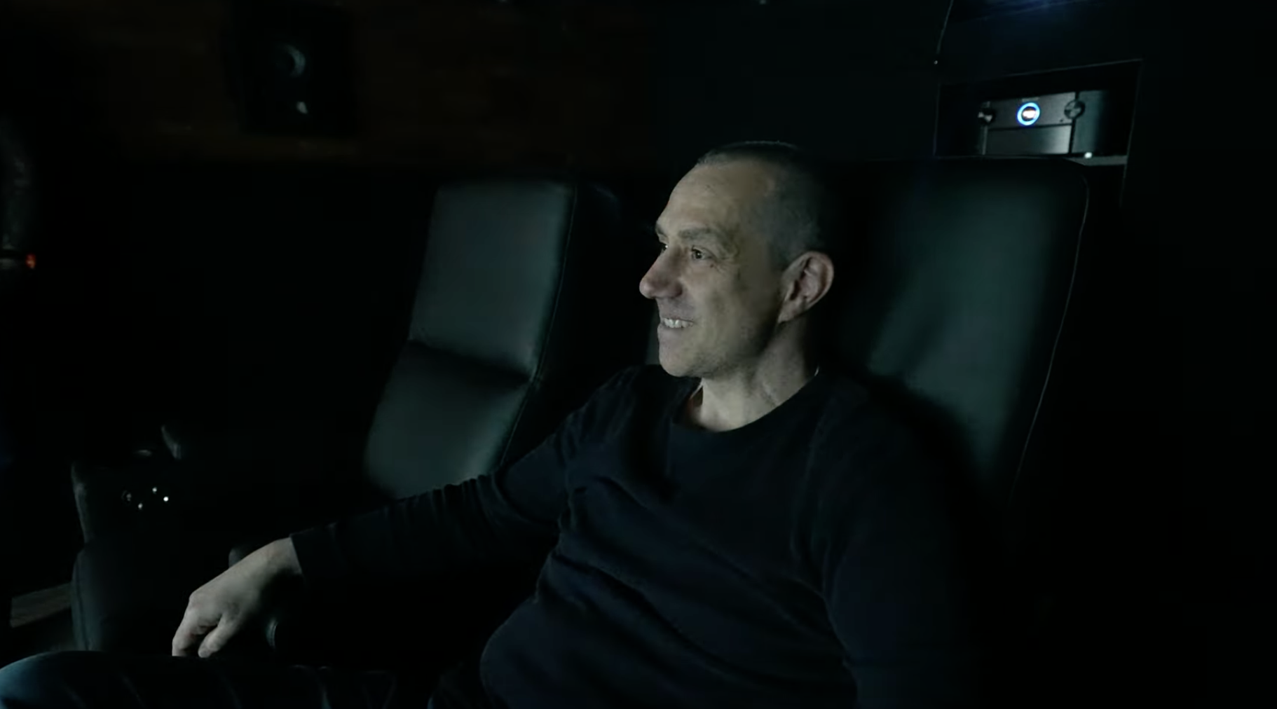 Reaction Video - Frank "Ist das normal?" - Dennis "Das ist Bassdruck!"