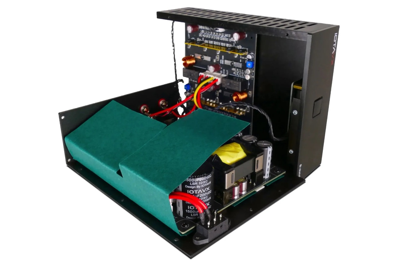 IOTAVX | B:ound | kompakte Class-B Stereo-Endstufe