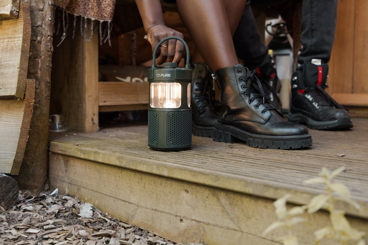 Woodland Glow, wasserdichter Outdoor-Lautsprecher mit LED-Lampe