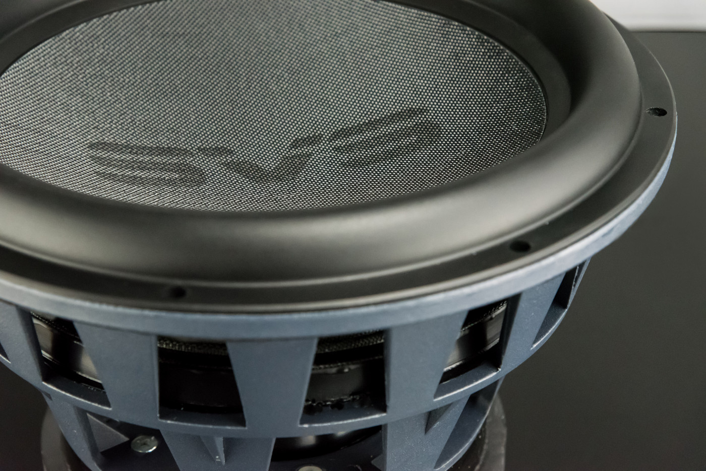 pb-4000_driver_2 GrobiTV - SVS PB 4000 Piano Gloss Black - Detailansicht Treiber 02