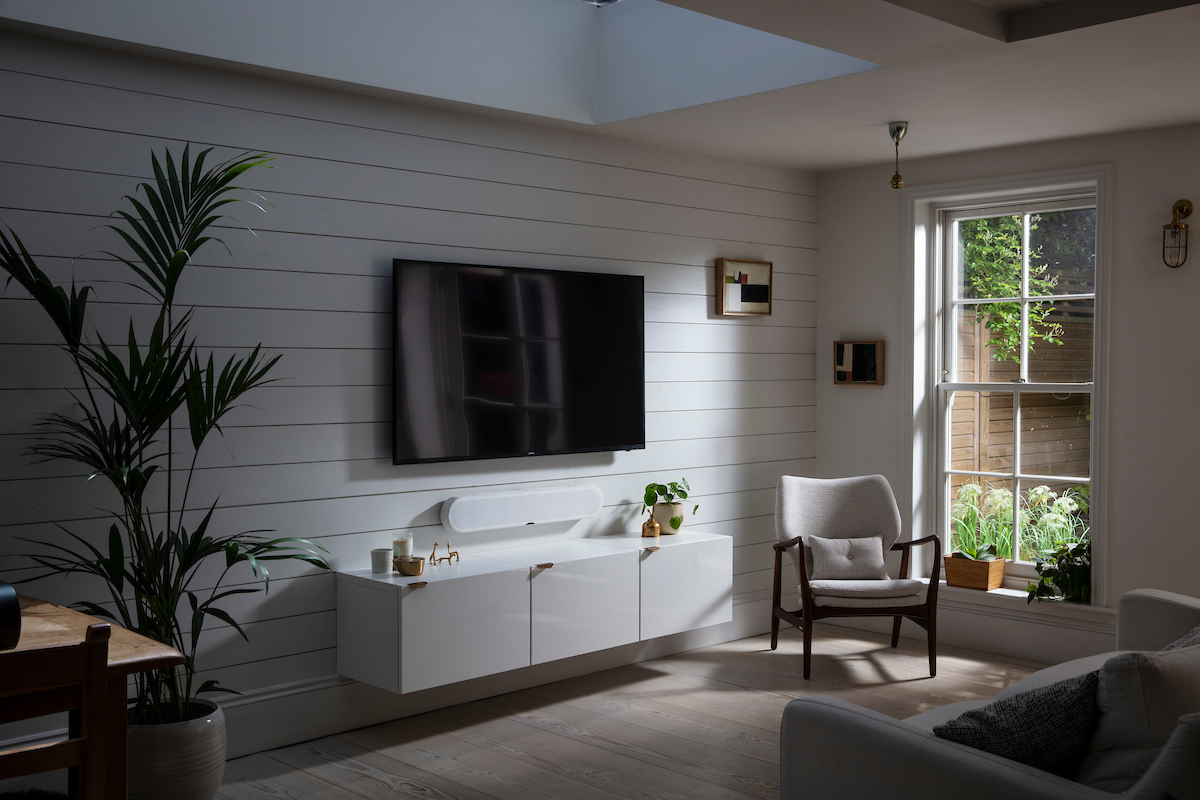 KATCH-ONE-Ivory-White-Living-Room-View-Onwall