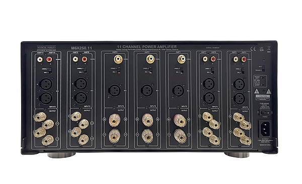 mfmulti_m6x25011_1 GrobiTV - Musical Fidelity M6x 250.11 - 11-Kanal Heimkino Endstufe  schwarz - Rückansicht