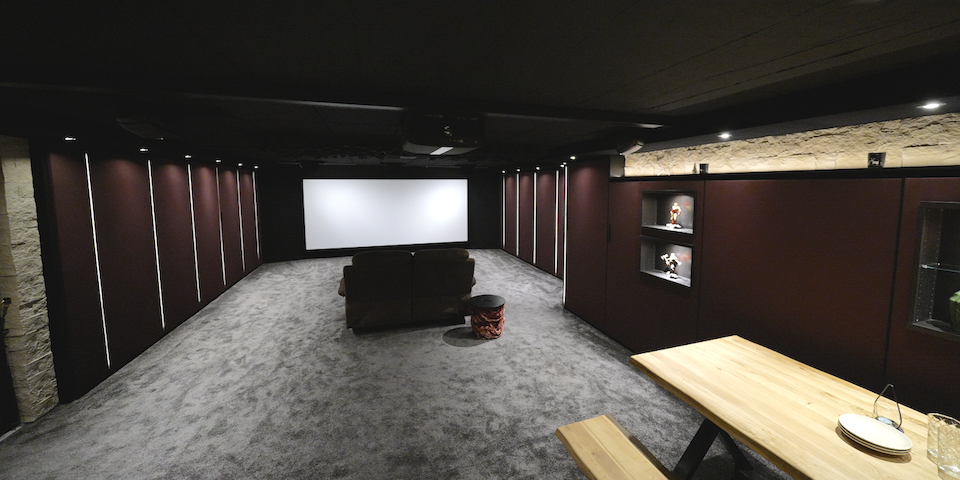 Das Heimkino im ehemaligen Schwimmbad