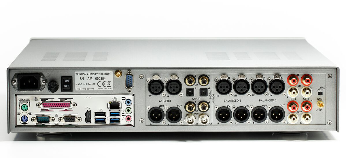 Trinnovamethysst-Grobitvam2 GrobiTV - Trinnov Amethyst - silber, Rückansicht