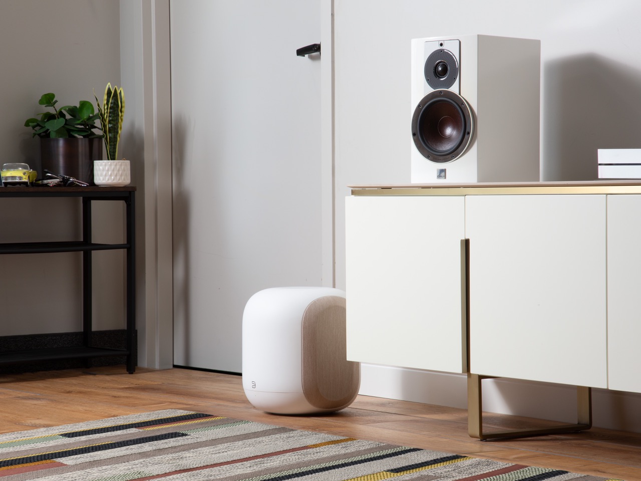 Bluesound PULSE SUB mit POWERNODE und Lautsprechern