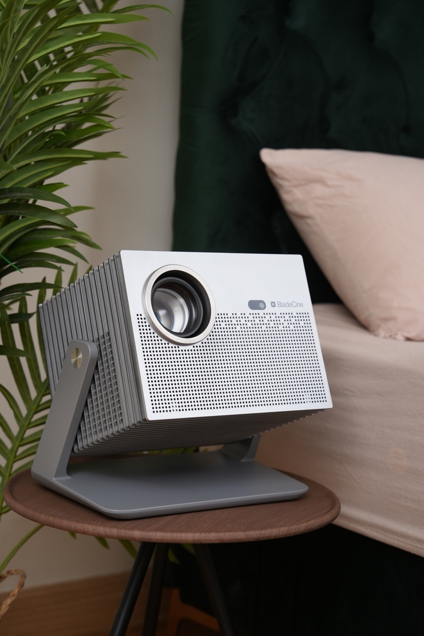 BladeCine Cube 600
