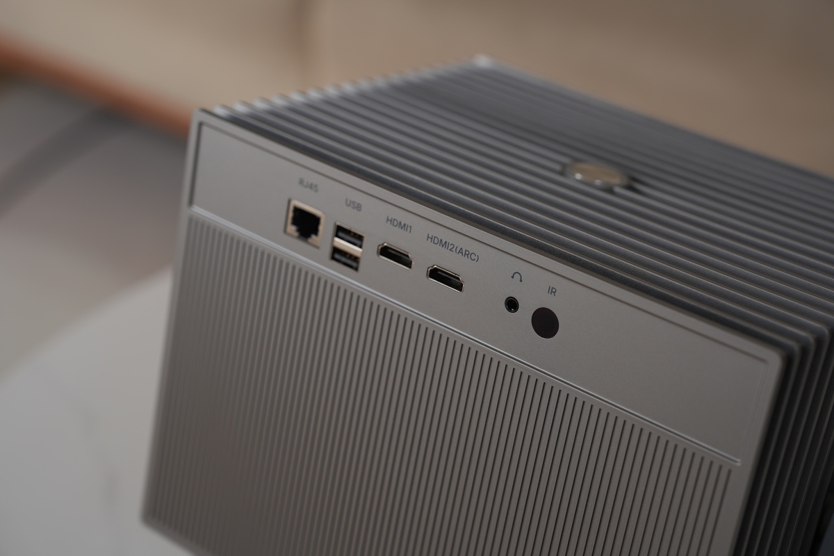 BladeCine Cube 600