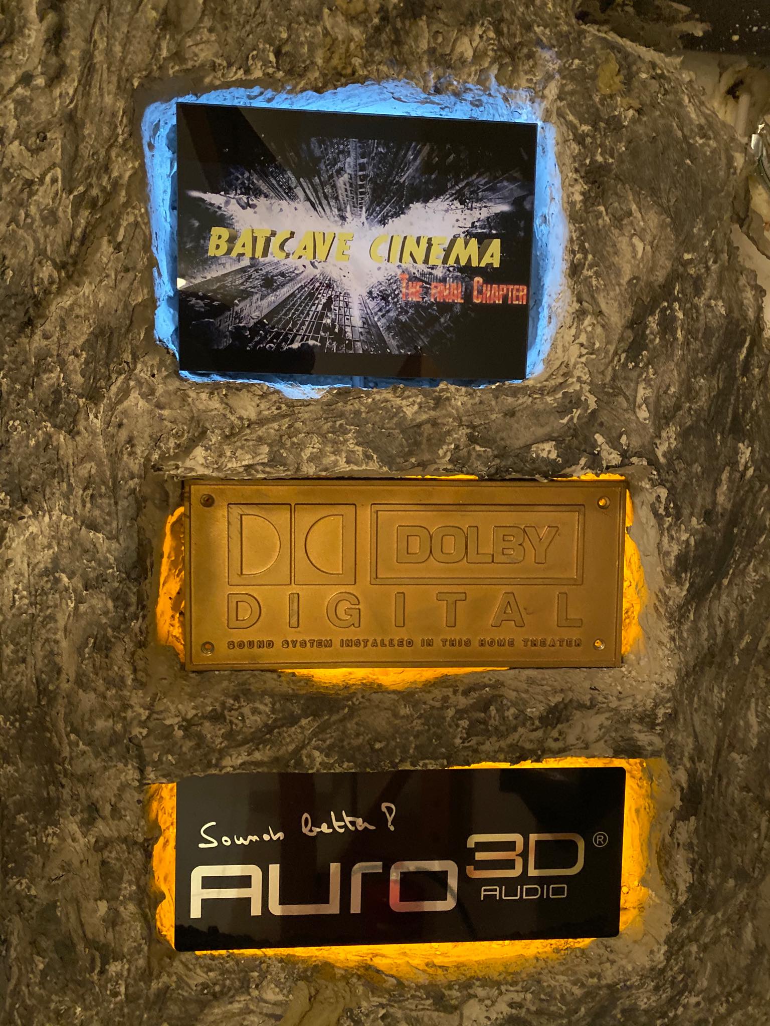 Wir besuchen die BATCAVE von Patrick - ein Heimkino mit mächtig DRUCK...