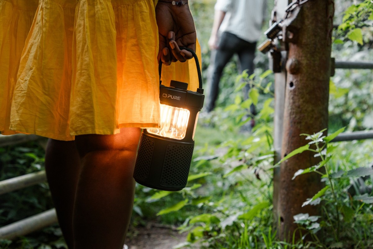 Woodland Glow, wasserdichter Outdoor-Lautsprecher mit LED-Lampe
