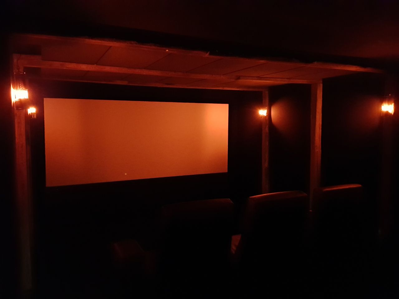 Ab in den Stollen - ein neues Heimkino ist wieder fertiggestellt