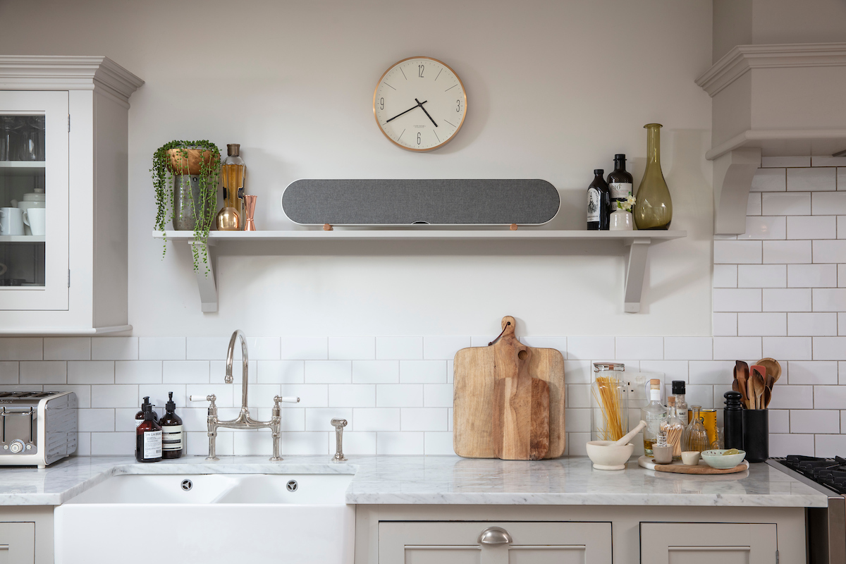 KATCH-ONE-Mountain-White-Kitchen-shelf