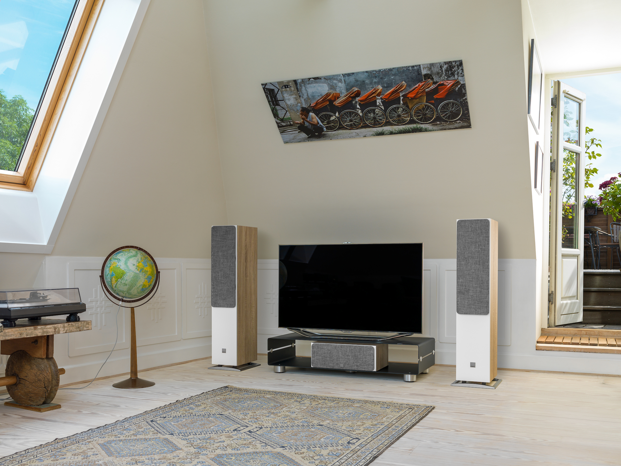 OBERON-7-TV-Oak-grille