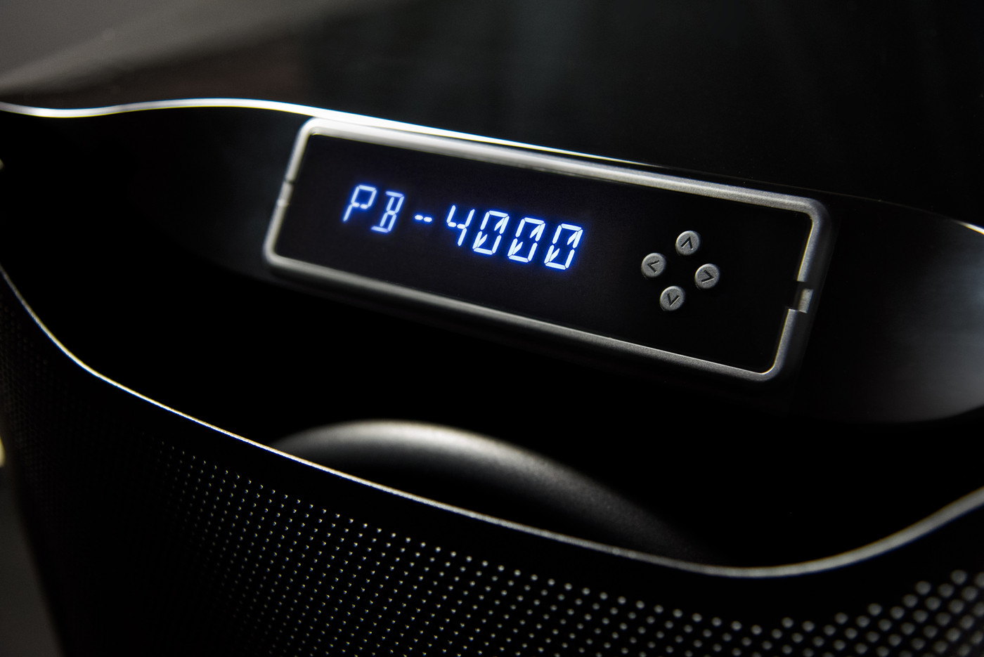 GrobiTV - SVS PB 4000 Piano Gloss Black - Frontansicht Display