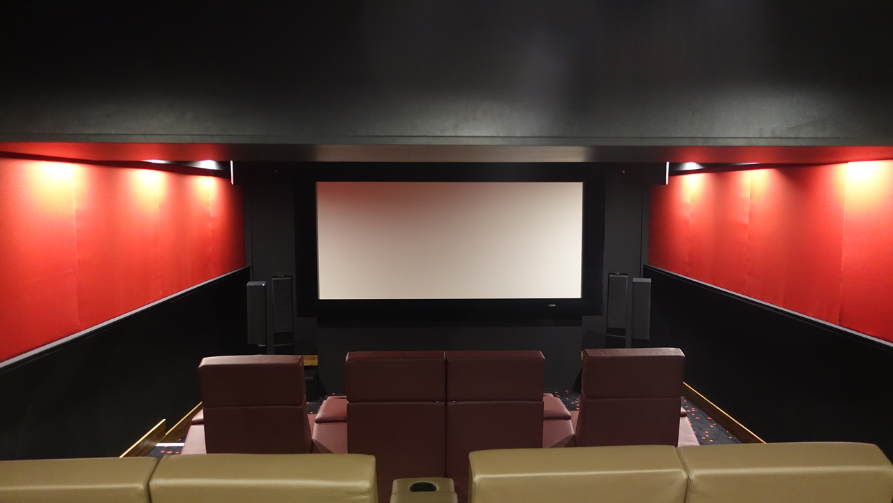 Wir haben diesen Samstag zum letzten Mal in diesem Jahr geöffnet! Jetzt können Sie sich selber unser neues Heimkino anschauen